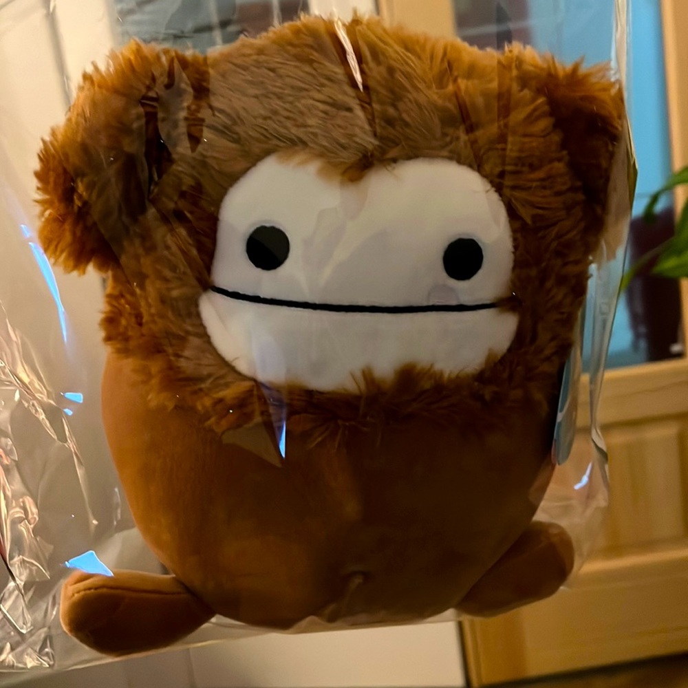 Squishmallows Benny The Bigfoot with Golden Hair 7.5"